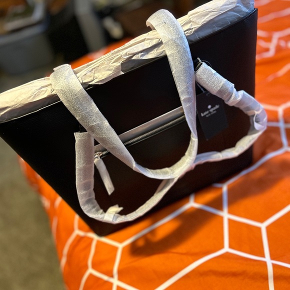 Kate Spade Large Tote KA900 Refined Grain Retail $379.00 - Picture 3 of 3